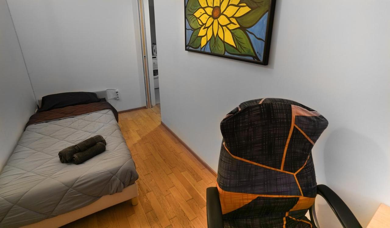 Fast Wifi E Netflix -- Centro Di Rho Vicino Stazione Apartman Kültér fotó